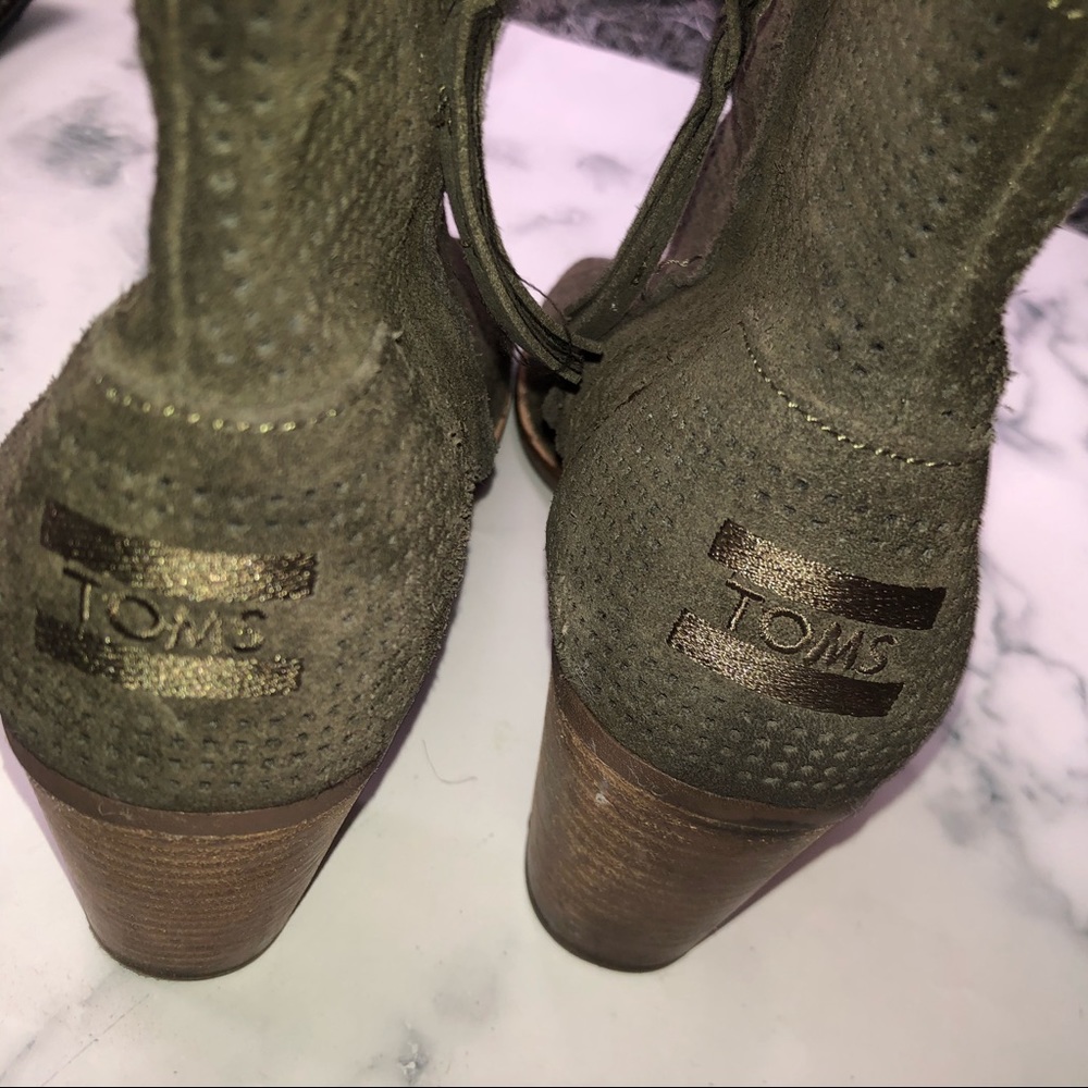 TOMS | Lattice Cut Ankle Green Booties 9 - Picture 5 of 7